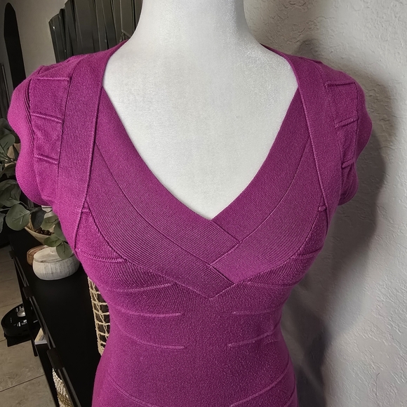 Nicki Minaj Women's  Bodycon Bandage Mini Dress sz M Stretch VNeck Sexy Clubwear - Picture 2 of 6